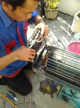 Istana AC service khusus AC semua problem AC dr berbagai merek/jenis