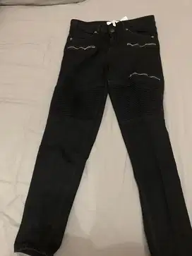 celana hitam bikers mango