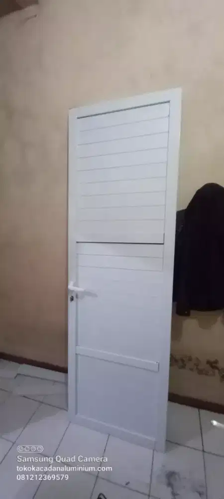 Pintu panel aluminium
