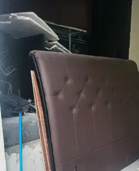 Ranjang bed atau dipan merk elite kondisi masih bagus