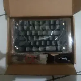 Keyboard masih baru bagus