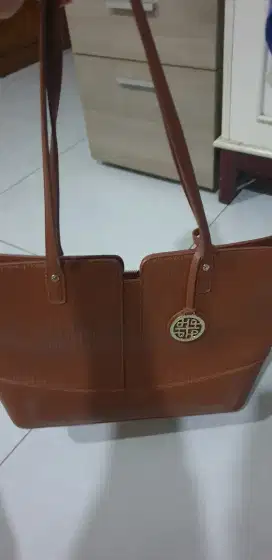 tas bagus dijual hush p