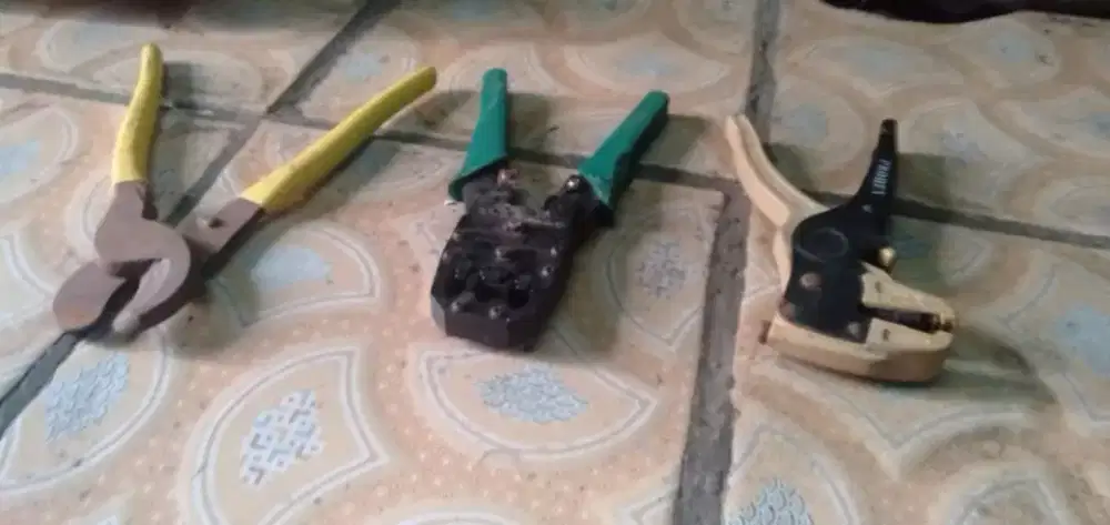 Se paket alat pertukangan renovasi dll kond normal hrg murah sj deh