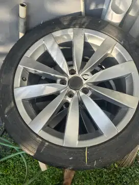 Velg VW Scirocco Murah Ex pake di Toyota Innova Reborn