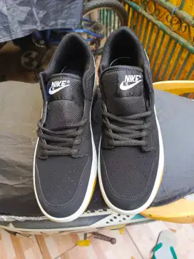 Nike SB Black Gum