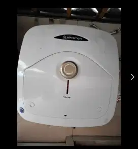 WATER HEATER MERK ARISTON (30 LITER)