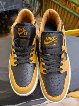 Nike Dunk Low Golden Rod