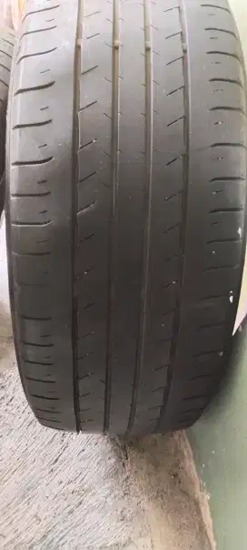 Ban Mobil Dunlop - R17 Second Murah, Masih Tebal