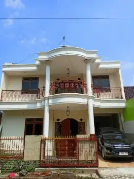 Rumah 2 lantai BU