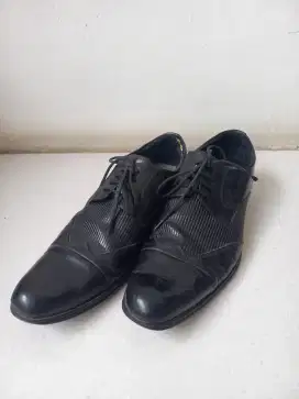 Sepatu Kulit Pria Pemakaian 50% [Preloved]