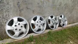 Velg OEM Honda (Gen 1) RD 1 + Bonus Ban 205/70/15