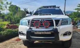Hilux 4X4  2.5 DC Solar plat F Sukabumi)