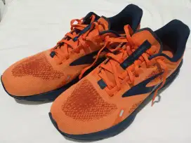 Brooks Launch 9 Orange like new size 43 - 27,5cm
