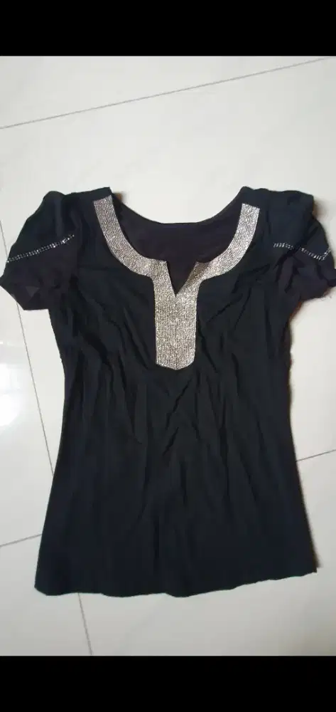 Dijual atasan cantik impor bagus banget