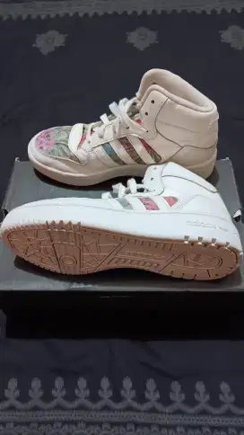 Adidas revive size 36 2/3 insol 25,5cm