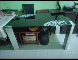 MEJA MAKAN KACA