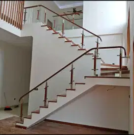 Railing Tangga Kayu Model Kaca