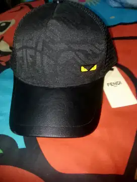 TOPI MONSTER FENDI