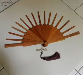 kipas tangan kayu batik
