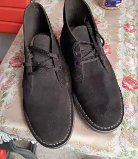 Jual sepatu clark suede