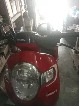 Scoopy hitam merah 2017