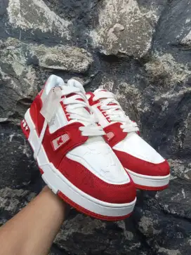 Sepatu kulit trainer