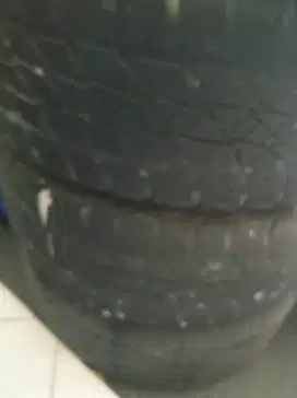 ban mobil ukuran 285/50 R 20
