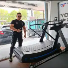 Alat fitness treadmill manual curve tl 800 Hitam