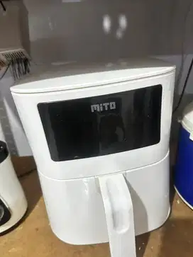 Air fryer mito warna putih