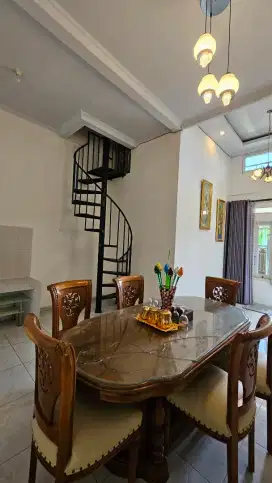 Rumah 2lantai take over 3 kamar