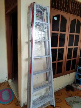 Tangga multifungsi bahan aluminium kokoh dan tahan lama