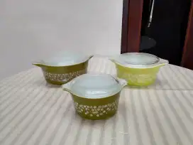 Mangkuk besar dan tutup kaca. Pyrex