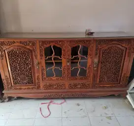 Lemari Ukir Antik Jati tua