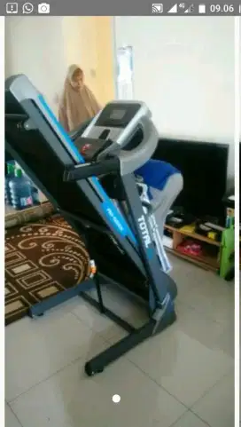 Treadmill elektrik tipe TF 270 otomatis