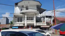 Dijual cepat dua rumah strategis