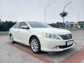 Camry V AT 2013 Putih