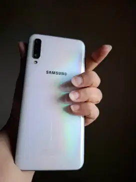 Samsung A50 warna putih