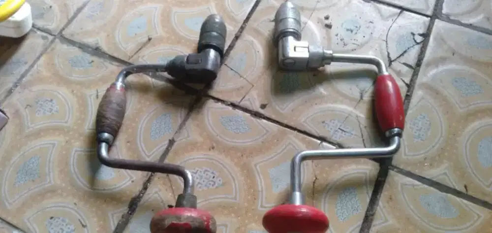 Slhkn plh slh 1 dr mesin.bor manual.lawas kond spt baru hrg murah sj