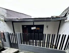 DIKONTRAKAN DISEWAKAN RUMAH DI UTAN KAYU JAKARTA TIMUR BULANAN / TAHUN