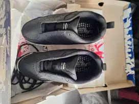 Sepatu baru gak kepake
