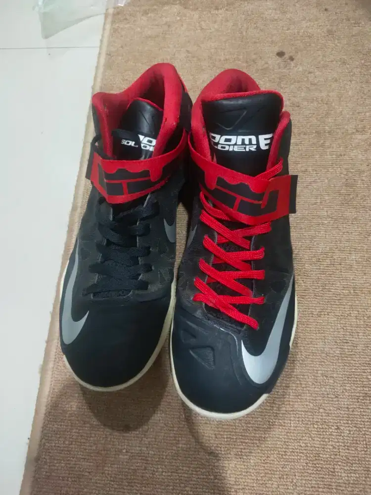 Koleksi pribadi Nike Lebron James size 44  box kebuang