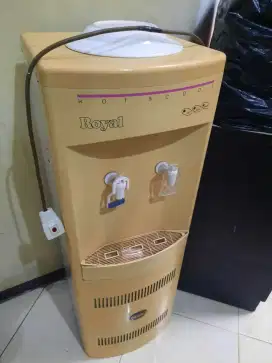 Dispenser air minum kondisi berfungsi normal sby utara awet