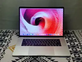 Macbook Pro 15 2019 i7 dual VGA 16 512gb