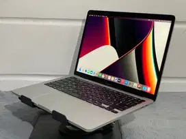 Macbook Pro 13 2020 i5 16 256gb