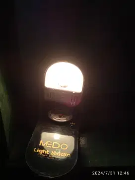 Lampu belajar ato lampu baca poetable