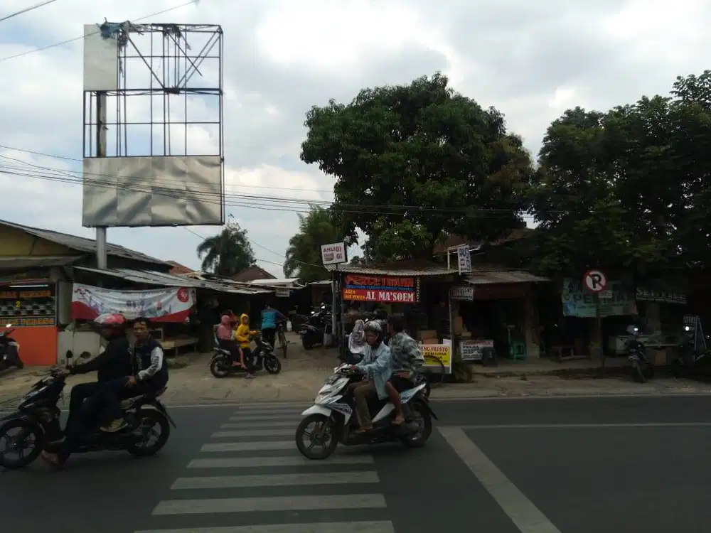 Tanah Komersial 2.400 m² – Cihanjuang, Zona Perdagangan & Jasa