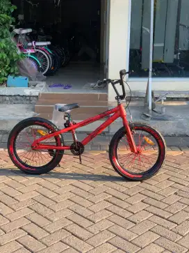 Sepeda BMX size 20 inci