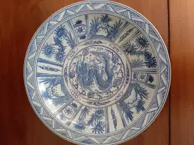 Piring antik china bermotif naga