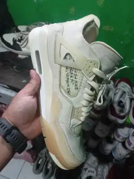 Air jordan retro 4 offwhite