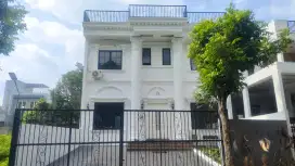 Rumah villa mewah sewa harian, privat swimming pool di sentul city